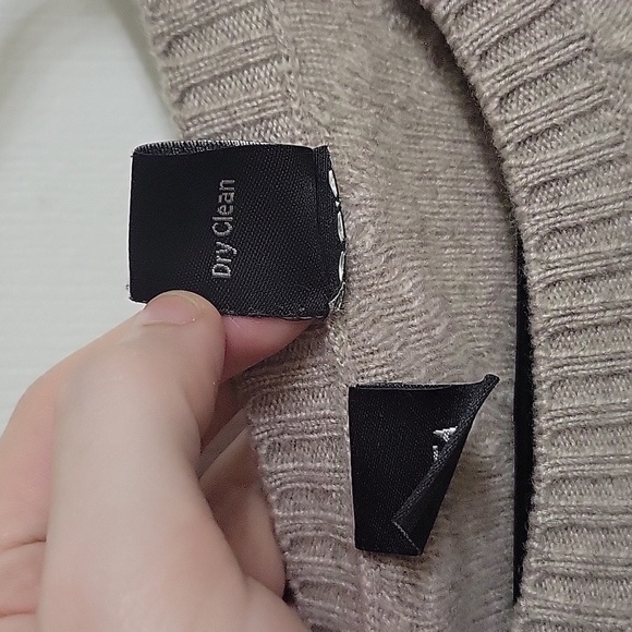 Saks Fifth Avenue Black Label 100% Thick Cashmere Cable Knit Super Plush Sweater - Picture 7 of 8